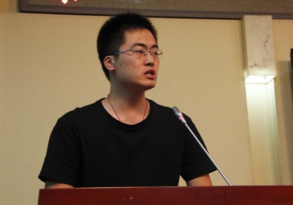 公管系谭越同学作为在校学生代表发言_副本 公管系谭越同学作为在校学生代表发言_副本