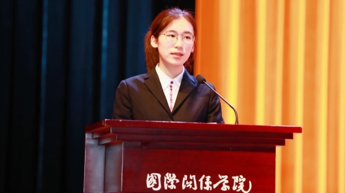 14 外语学院王怡程同学发言 14 外语学院王怡程同学发言