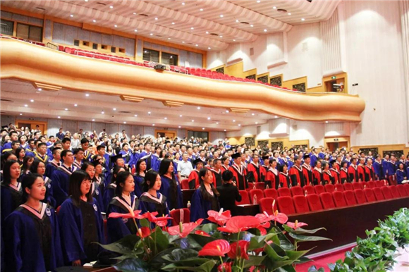 2019届硕士研究生毕业典礼暨学位授予仪式现场2 2019届硕士研究生毕业典礼暨学位授予仪式现场2
